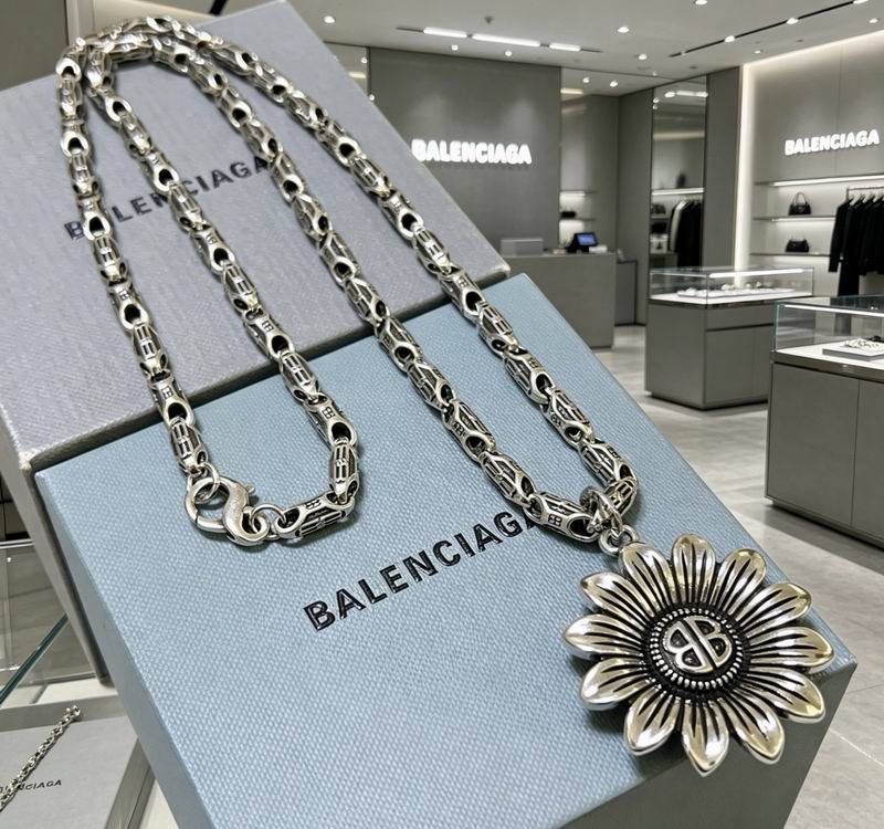 Balenciaga Necklace 06yxs62